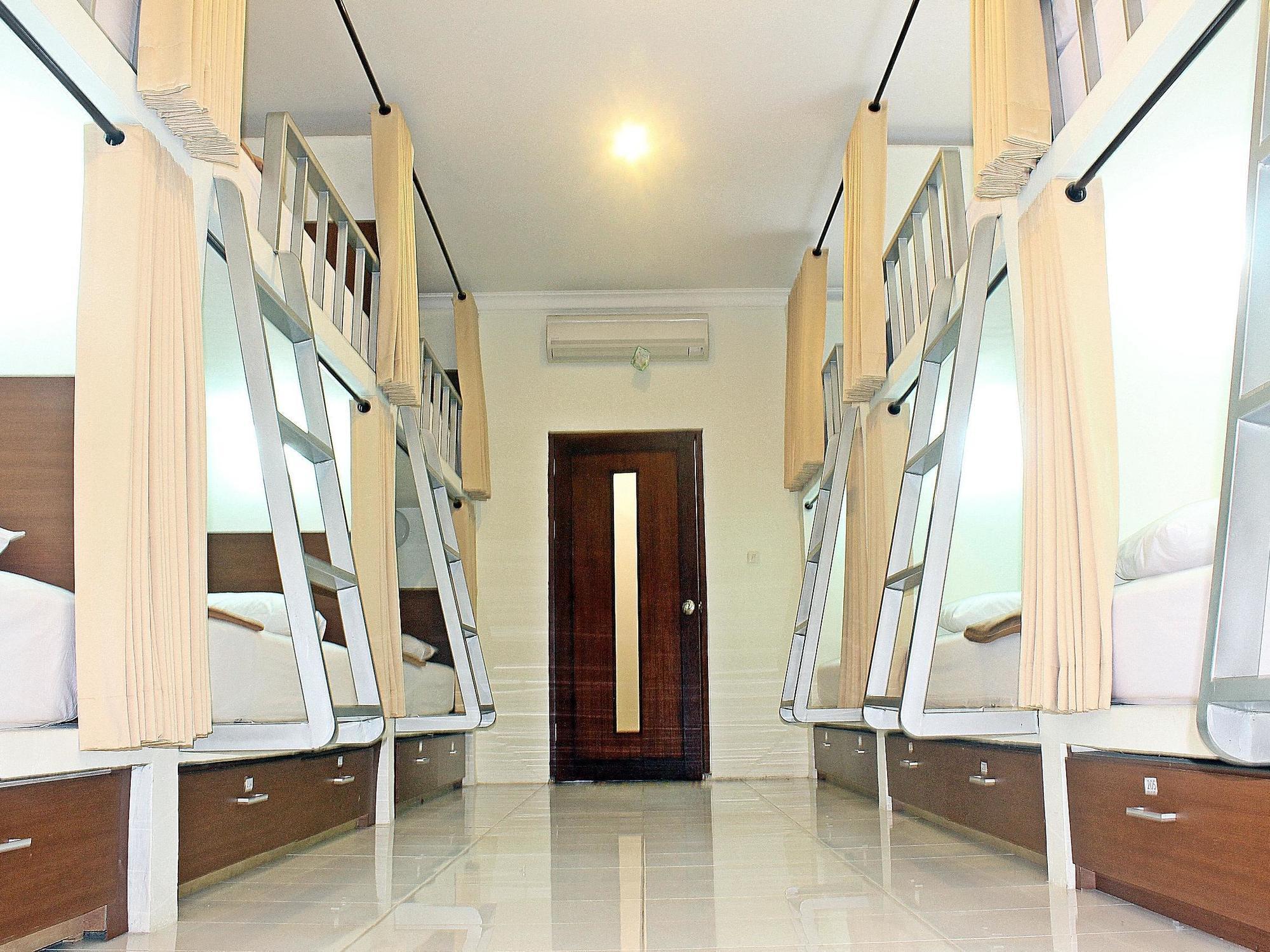 Mirah Hostel Legian Dış mekan fotoğraf