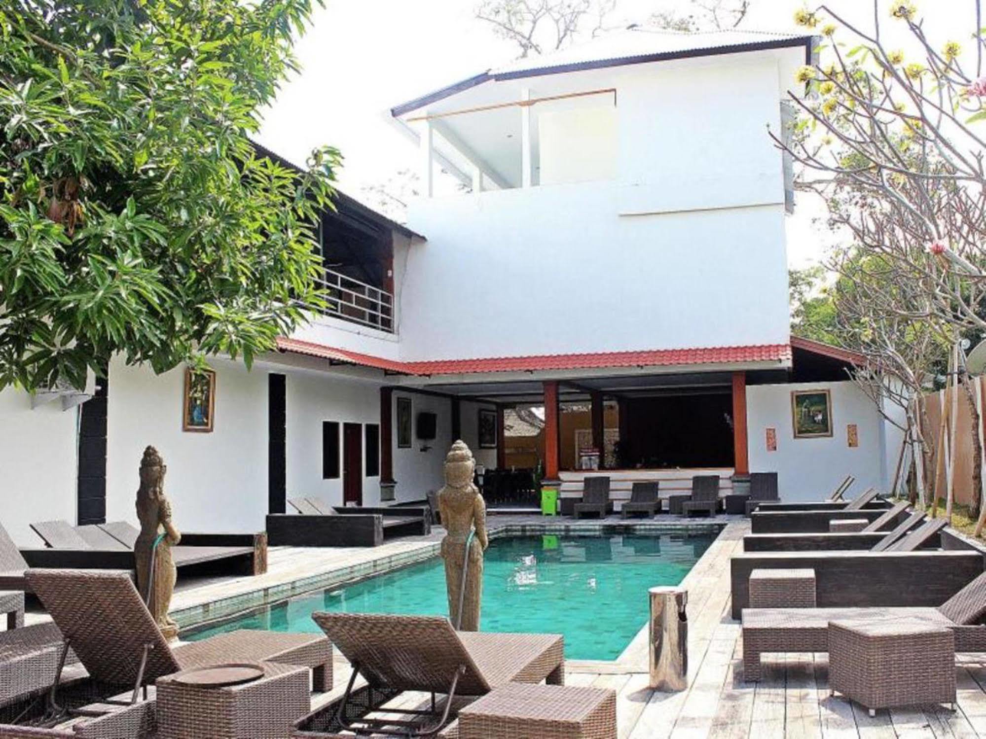 Mirah Hostel Legian Dış mekan fotoğraf
