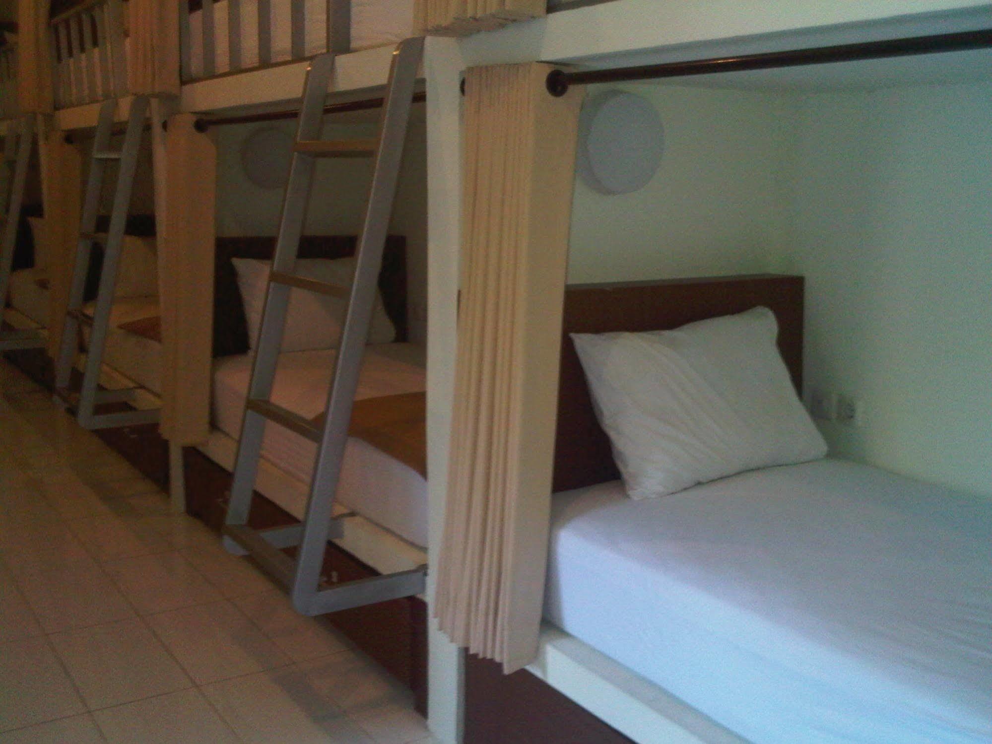 Mirah Hostel Legian Dış mekan fotoğraf