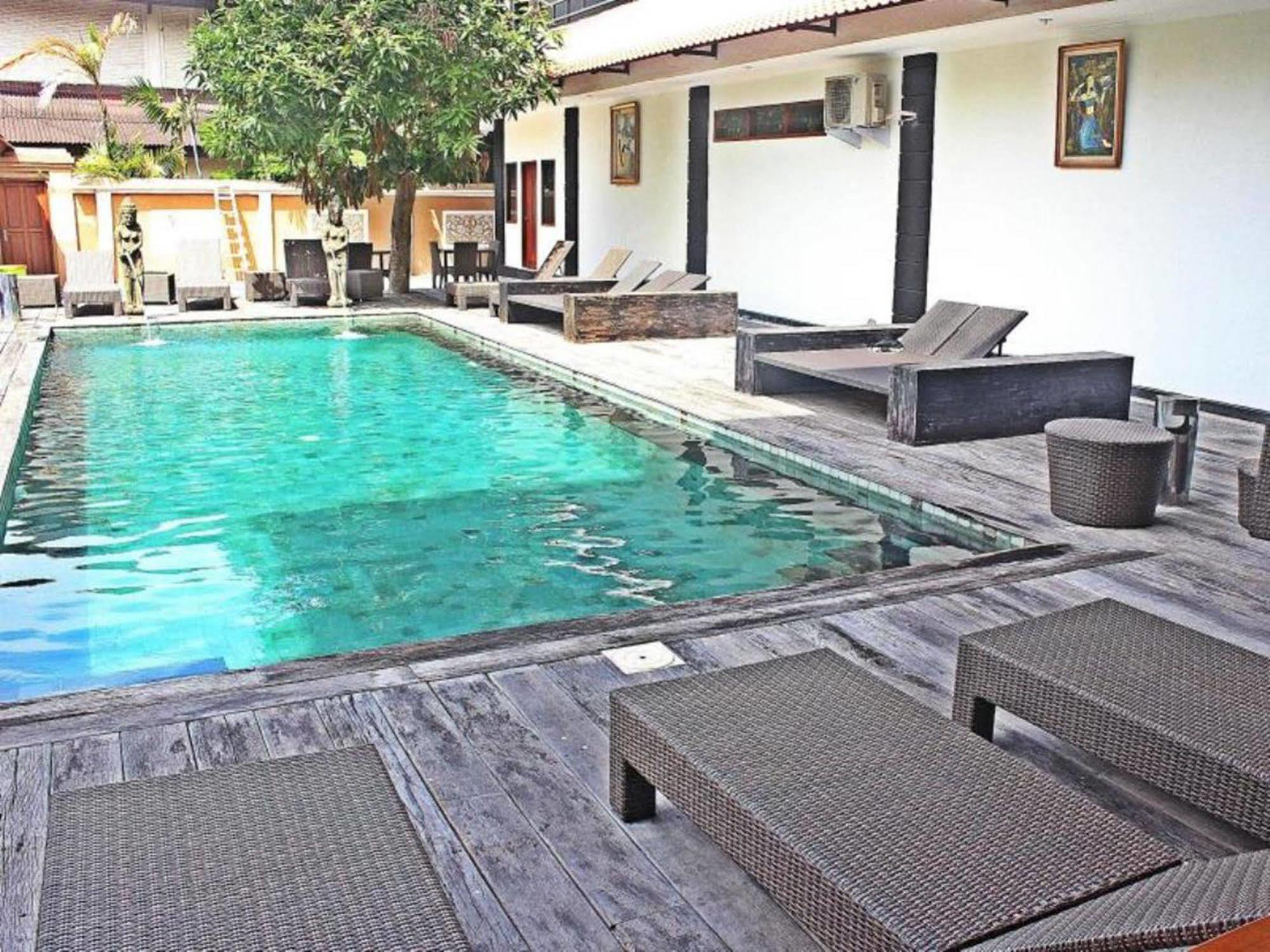 Mirah Hostel Legian Dış mekan fotoğraf