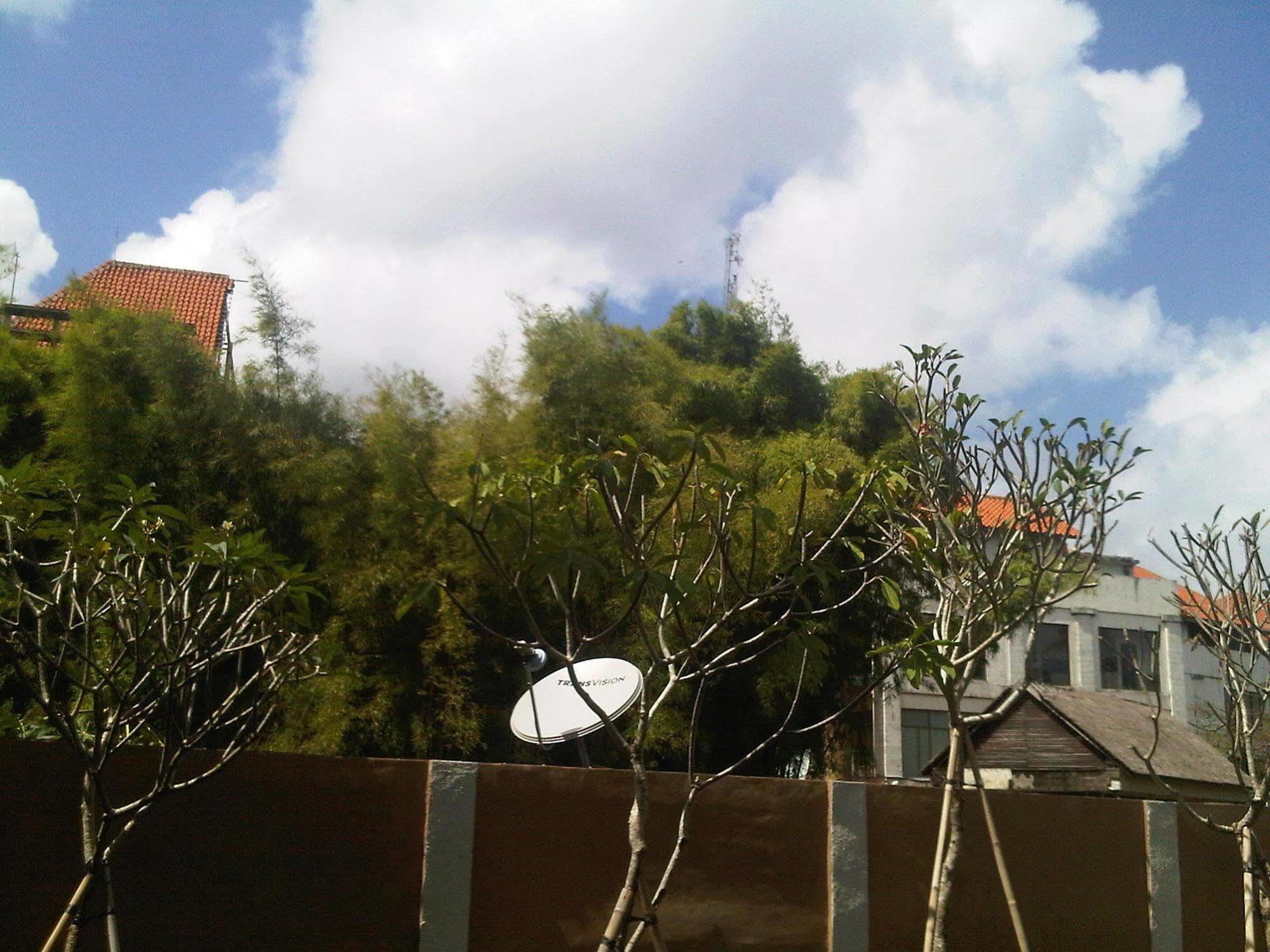 Mirah Hostel Legian Dış mekan fotoğraf